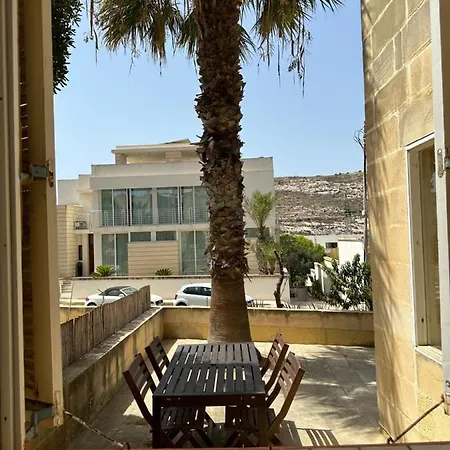 Djamant - Family Friendly Maisonette *