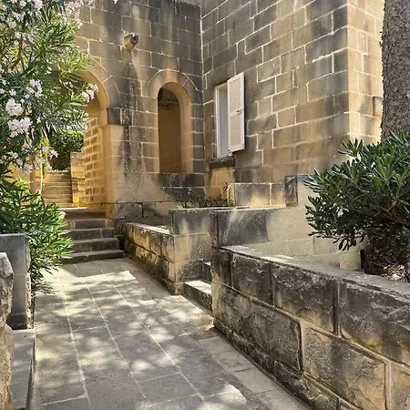Apartment Djamant - Family Friendly Maisonette *
