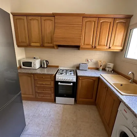 Lägenhet Djamant - Family Friendly Maisonette