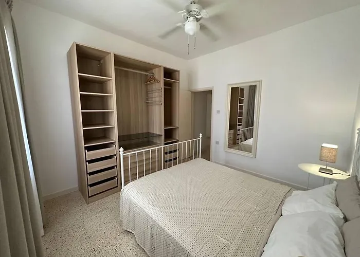 Djamant - Family Friendly Maisonette Xlendi